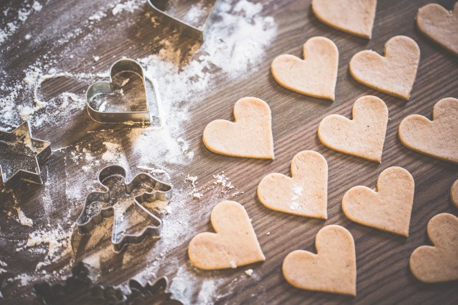 https://picjumbo.com/christmas-baking-lovely-yummy-hearts/